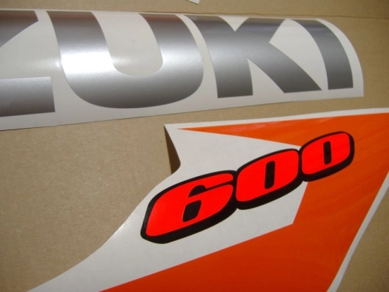 Suzuki GSX-R 600 2004 with Black/Orange Vinyl-Sticker