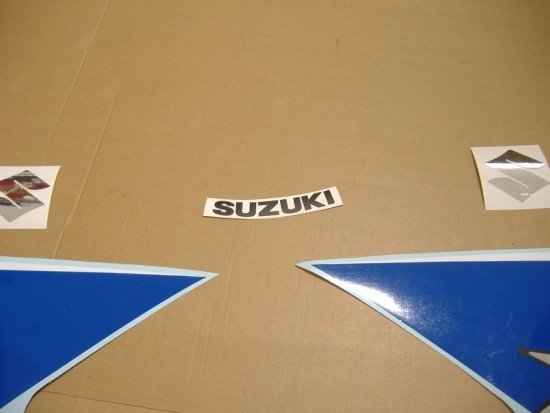 Suzuki GSX-R 600 2008 with White Replica Decal