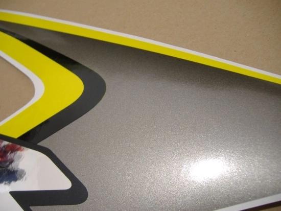 Suzuki GSX-R 600 2008 with Yellow/Silver Vinyl-Sticker