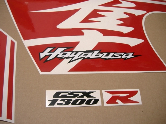 Suzuki Hayabusa 2018 with White/Red Vinyl-Sticker