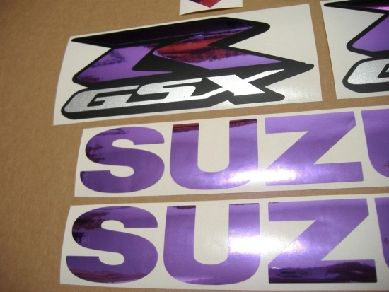 Suzuki GSX-R 750 Universal with Chrome Purple Vinyl-Sticker