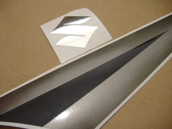 Suzuki GSX-R 750 2004 with Yellow/Black Vinyl-Sticker