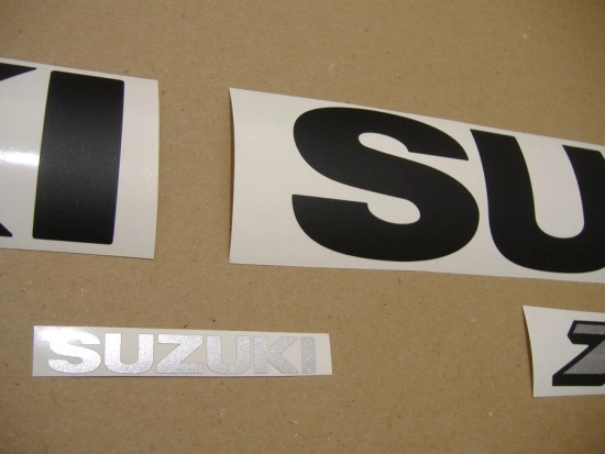 Suzuki GSX-R 750 2008 with Black/Red Replica Decal