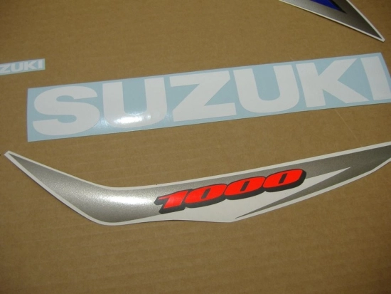 Suzuki GSX-R 1000 2008 with White/Blue Replica Decal