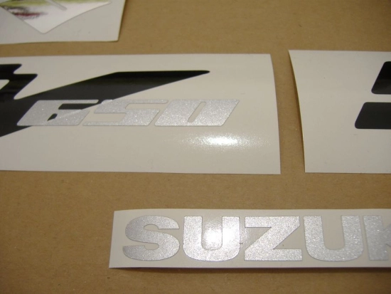 Suzuki SV 650 2006 with Red Vinyl-Sticker