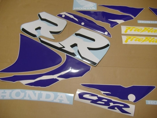 Honda CBR 919RR 1998 with Red/Purple Replica Decal