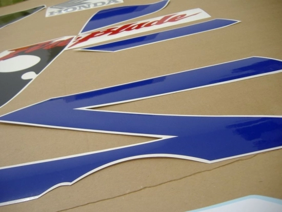 Honda CBR 954RR 2003 with Blue Vinyl-Sticker