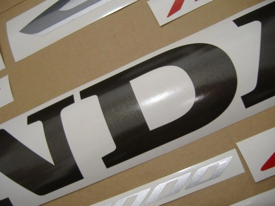 Honda CBR 1000RR 2004 mit Schwarz/Grau Motorrad Dekor