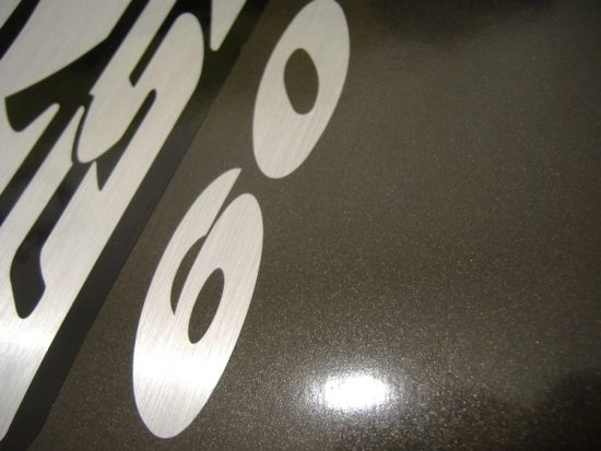 Suzuki GSX-R 600 1998 mit Rot/Schwarz Motorrad Dekor