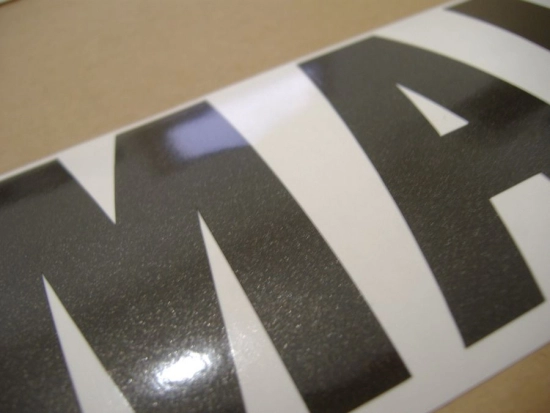 Yamaha YZF-R1 2010 with White Vinyl-Sticker