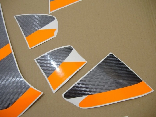 Yamaha YZF-R6 1999 with Silver/Black Replica Decal