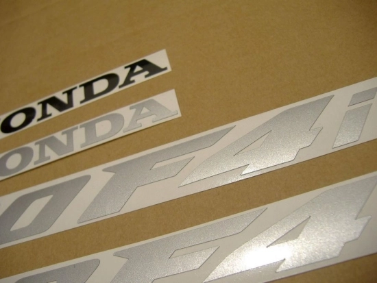 Honda CBR 600 F4i 2005 with Burgundy/Grey Vinyl-Sticker