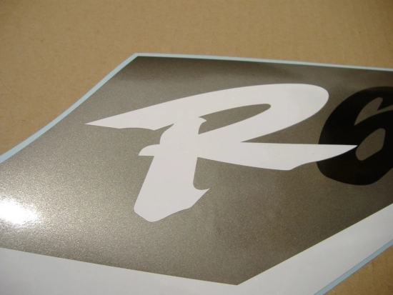 Yamaha YZF-R6 2002 with Blue EU Vinyl-Sticker