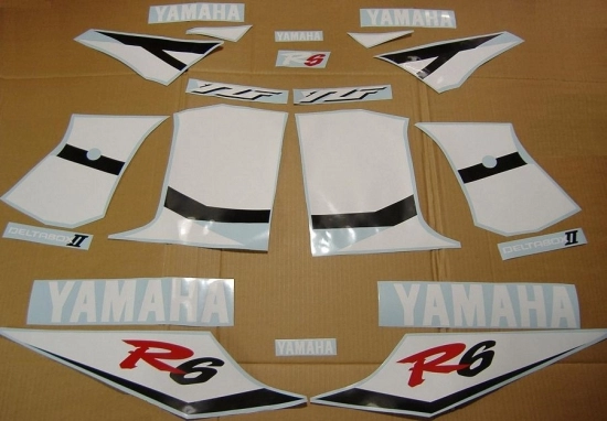 Yamaha YZF-R6 2002 with Red Replica Decal