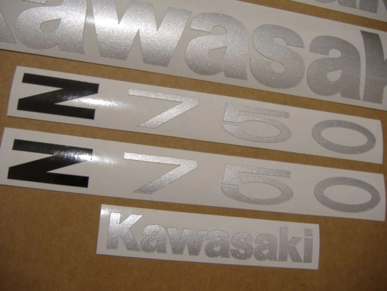 Kawasaki Z 750 2004 - Red - Sticker-Decals