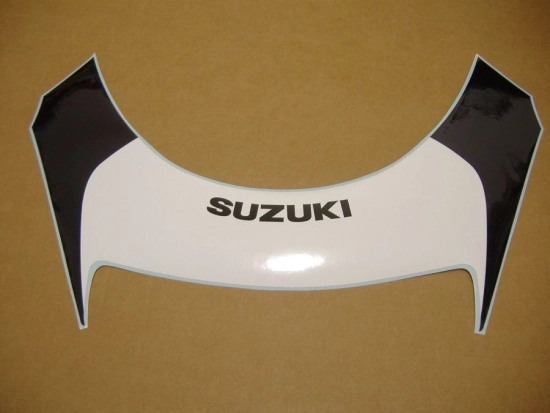 Suzuki GSX-R 750 1999 with White/Blue Replica Decal