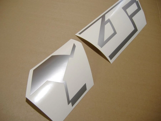 Yamaha YZF-600R 2001 with Blue Replica Decal