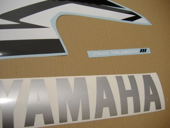 Restoration Sticker for Yamaha YZF-R6 2004 in Red