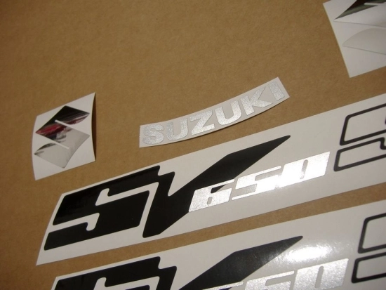 Replica Dekor für Suzuki SV 650S 2005 in Rot