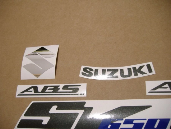 Suzuki SV 650S 2009 with Grey Vinyl-Sticker
