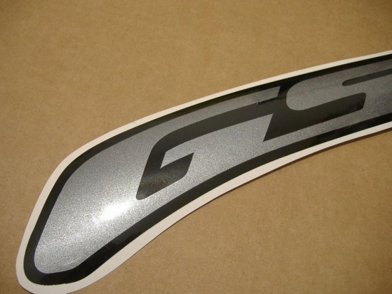 Suzuki GSX-R 1000 2001 with Red/Black/Silver Vinyl-Sticker