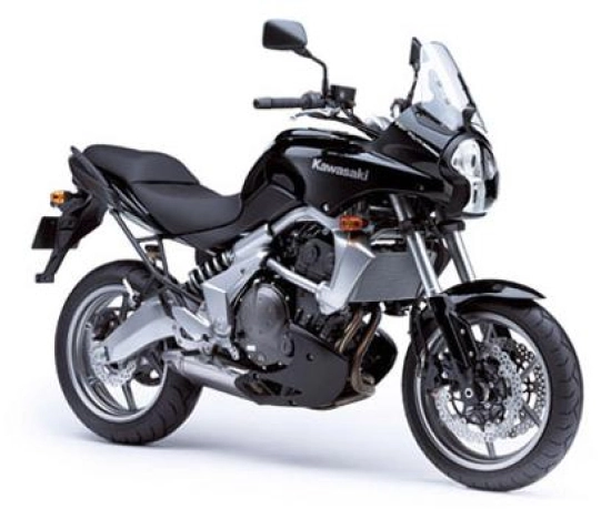 Kawasaki Versys 650 2007 in schwarz mit Aufkleber-Dekor