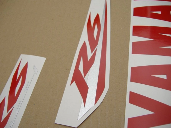 Yamaha YZF-R6 2008 with Black Vinyl-Sticker