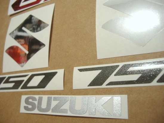Suzuki GSR 750 2013 - Matte Black - Sticker-Decals