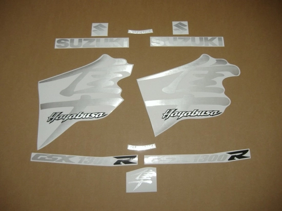 Suzuki Hayabusa 1999-2007 in Silber-Gebürstet mit Aufkleber-Dekor