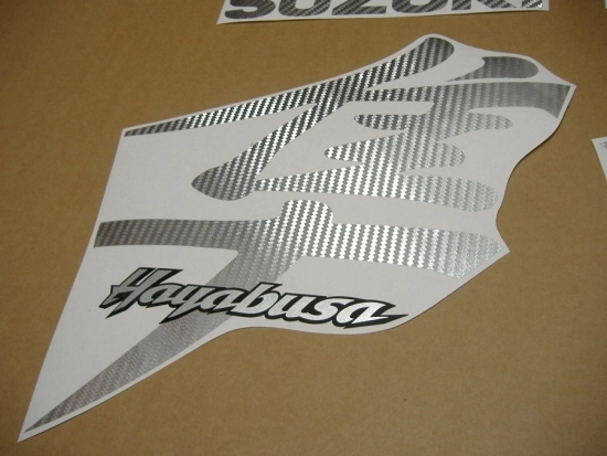 Suzuki Hayabusa 1999-2007 mit Carbon-Silber Motorrad Dekor