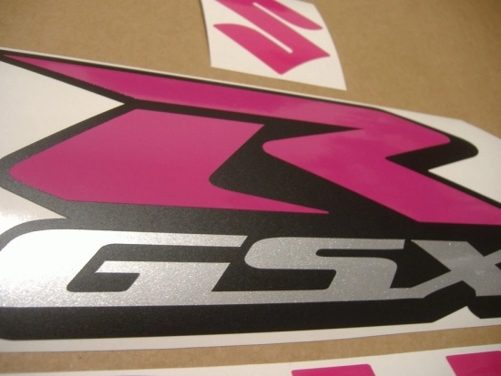 Suzuki GSX-R 750 Universal with Pink Replica Decal