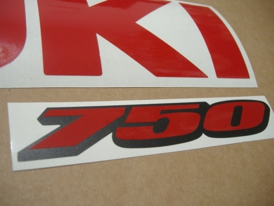 Suzuki GSX-R 750 Universal with Red Vinyl-Sticker