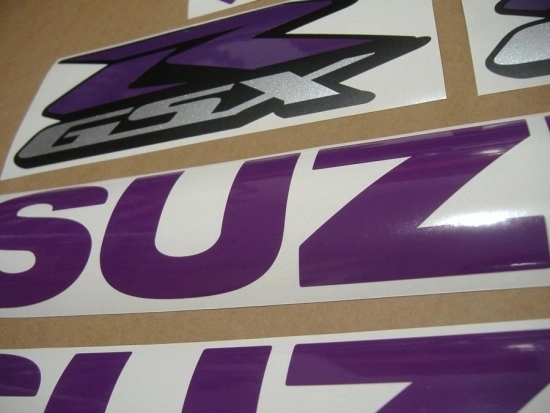 Suzuki GSX-R 750 Universal with Purple Vinyl-Sticker