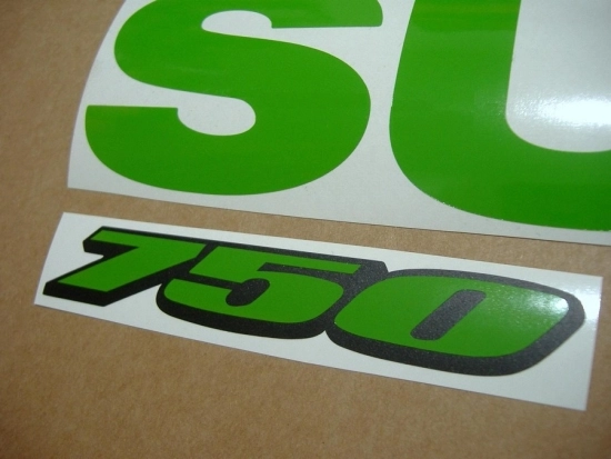 Suzuki GSX-R 750 Universal with Lime-Green Vinyl-Sticker