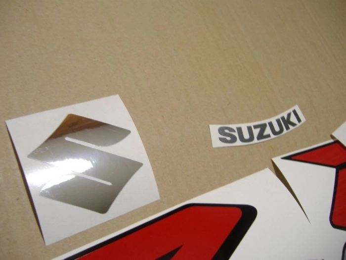 Suzuki GSX-R 600 2007 with Black Vinyl-Sticker