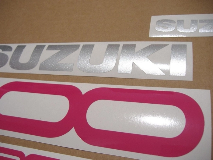 Suzuki RF 900R 1996 with Lila Vinyl-Sticker