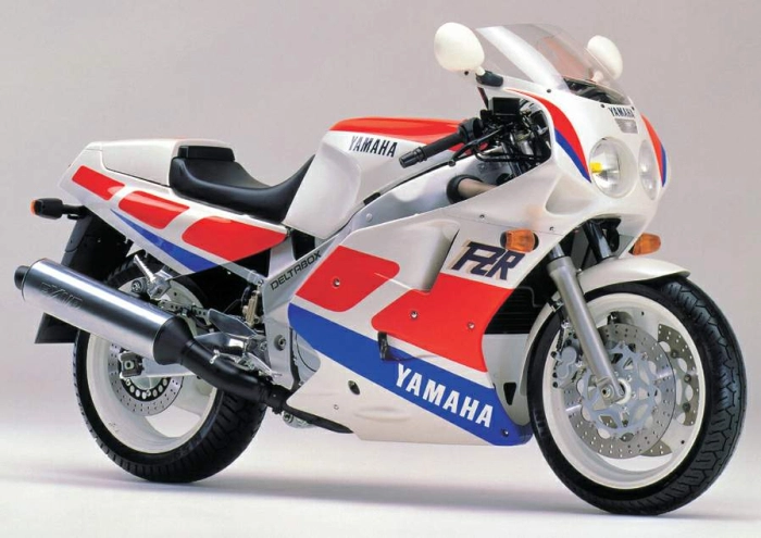 Yamaha FZR 1000 1989 in weiß/rot mit Aufkleber-Dekor Yamaha FZR 1000 1989 in weiß/rot mit Aufkleber-Dekor