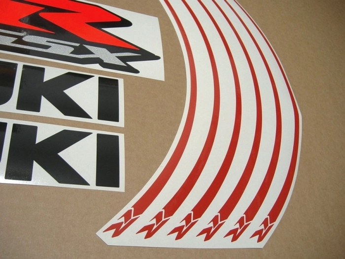 Suzuki GSX-R 1000 2015 with Red/Black Vinyl-Sticker