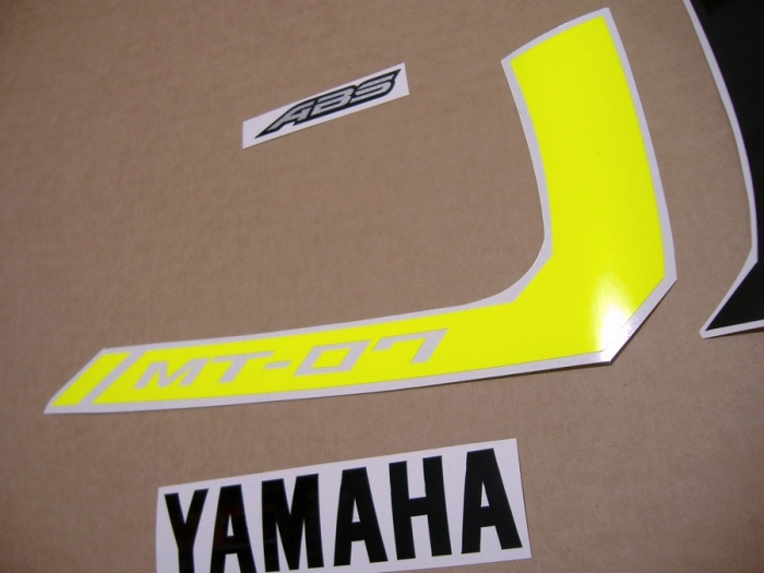 Yamaha MT-07 2017 with Grey/Neon Yellow Vinyl-Sticker