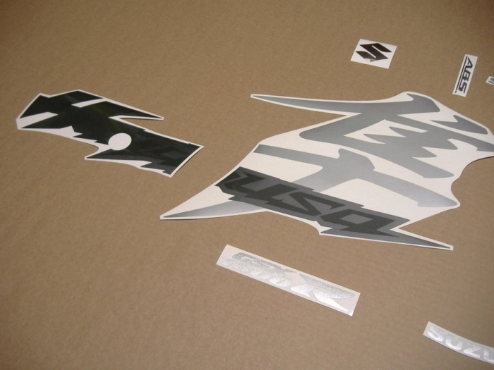 Suzuki Hayabusa 2019 with Black Vinyl-Sticker