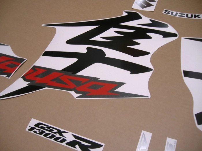 Suzuki Hayabusa 2020 with Red Vinyl-Sticker