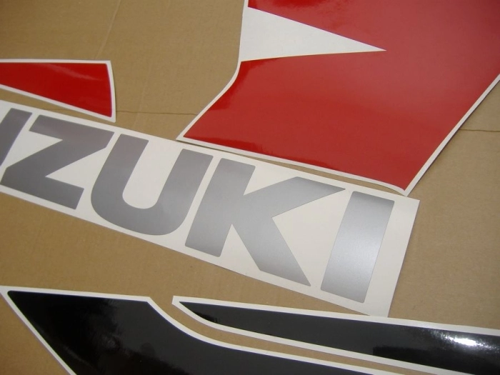 Restoration Sticker for Suzuki GSX-R 750 2004 in Black/Red