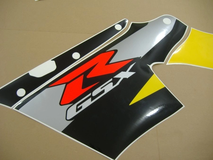 Suzuki GSX-R 1000 2004 with Yellow/Grey Vinyl-Sticker