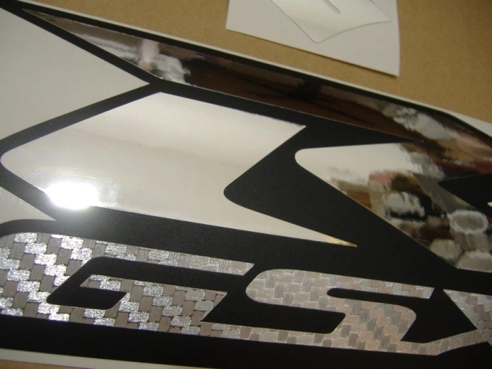 Suzuki GSX-R 1000 2009 with Burgundy/Black Vinyl-Sticker