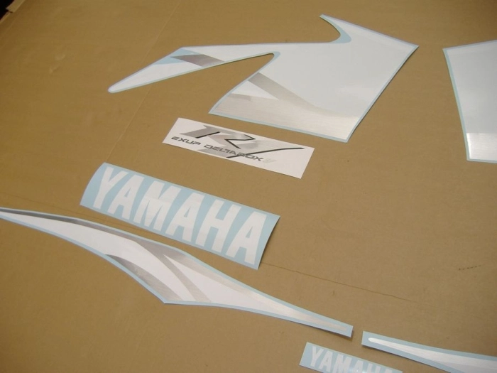 Yamaha YZF-R1 2005 with Blue Replica Decal