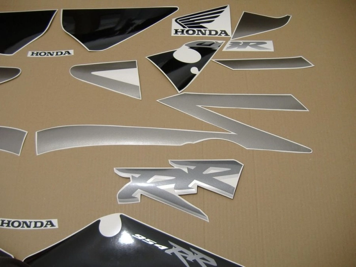 Honda CBR 954RR 2002 with Titangrey Vinyl-Sticker