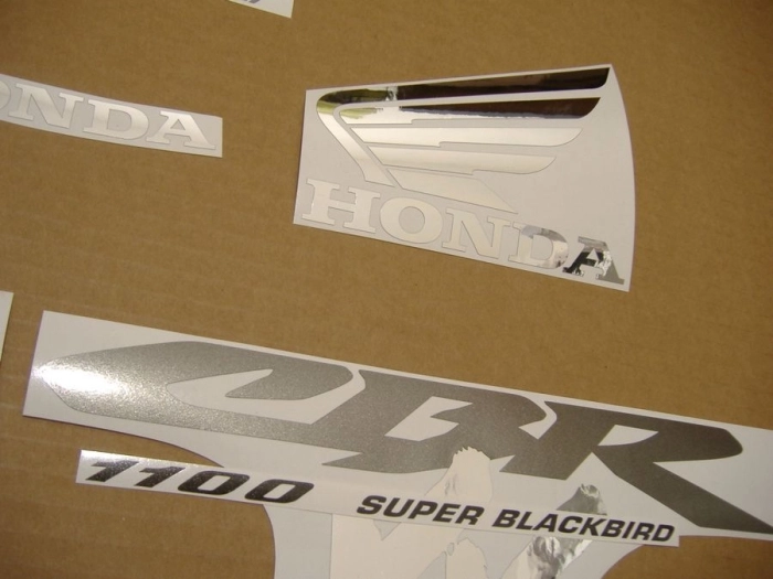 Honda CBR 1100XX 2000 with Matte Black/Silver Vinyl-Sticker