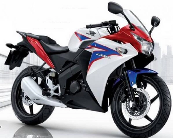 Honda CBR 150R 2012 with White/Blue Motorcycle Decals