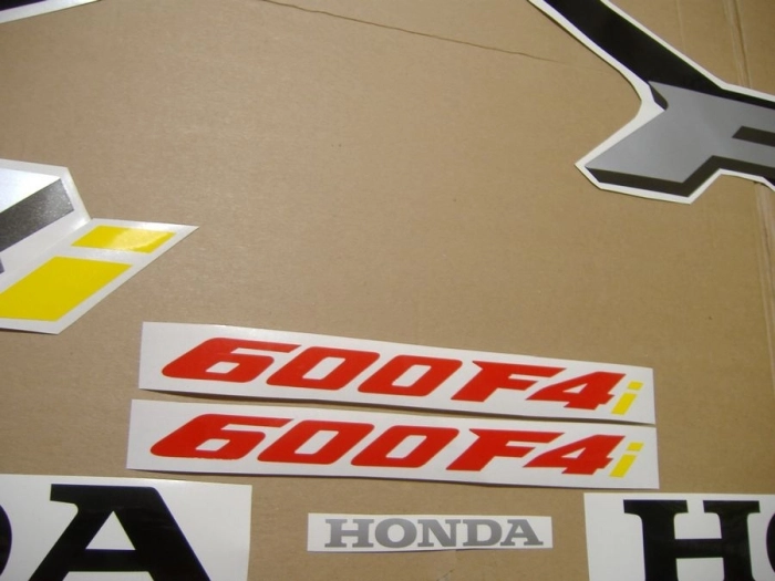 Honda CBR 600 F4i 2003 with Black/Red Vinyl-Sticker