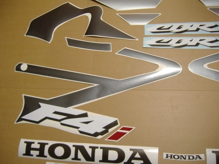 Honda CBR 600 F4i 2004 with Silver/Grey Vinyl-Sticker